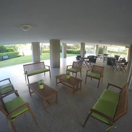 Modern And Finely Refurbished Апартаменты *