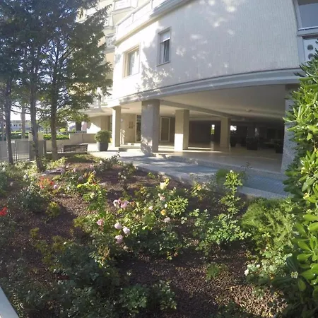 Modern And Finely Refurbished * Каорле