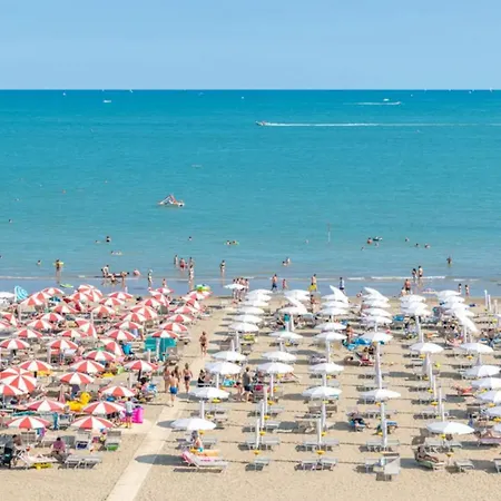 Modern And Finely Refurbished *