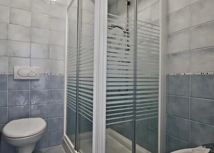 Lejlighed Modern And Finely Refurbished